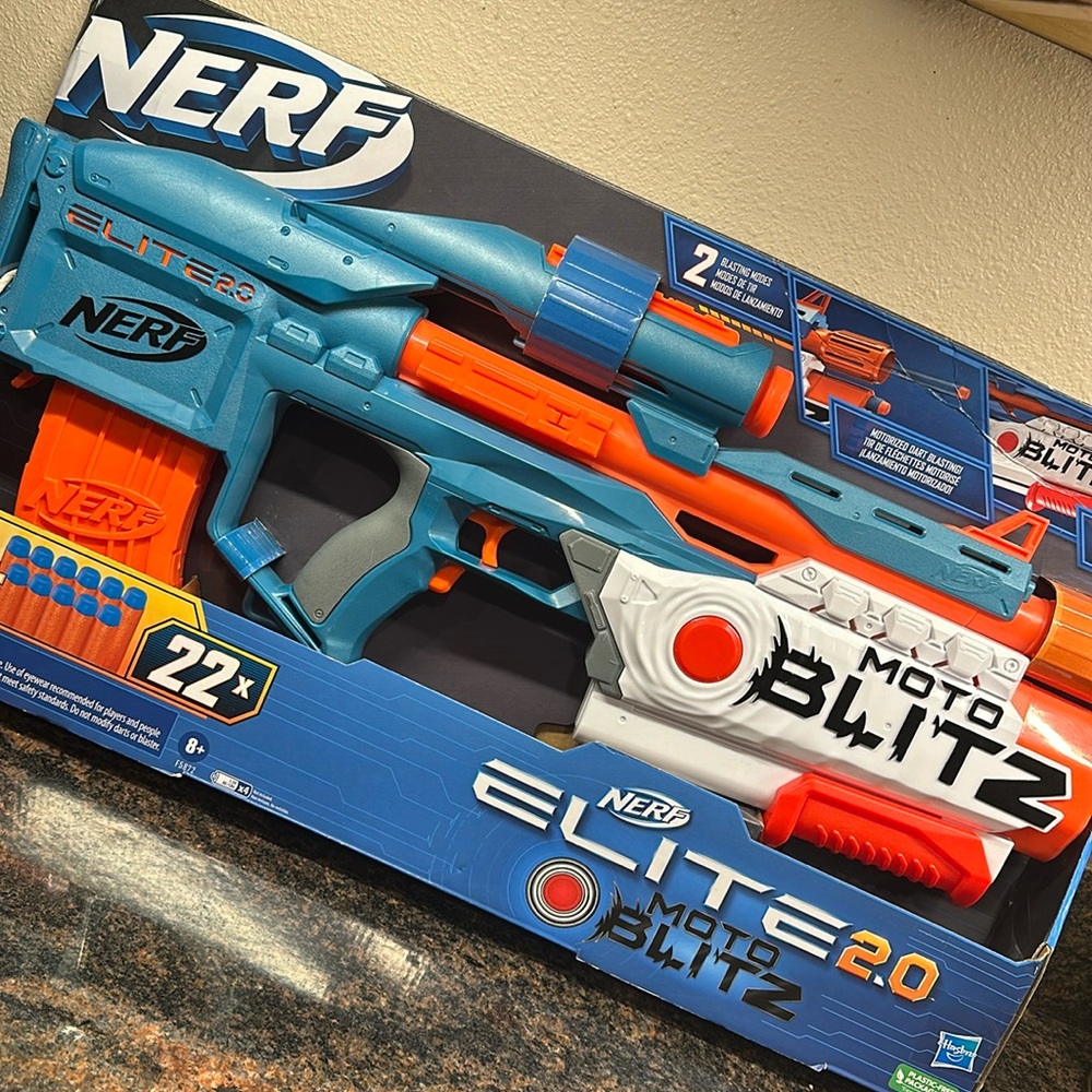 Nerf Elite 2.0 Motoblitz Blaster with Scope Motorized 10-Dart Blasting Airblitz